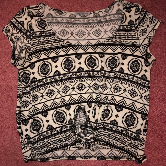 Charlotte Russe Black and White Crop top - Picture 1 of 2
